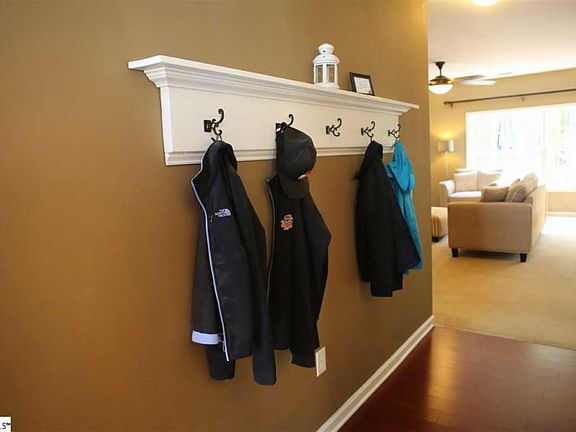 3rd image of 208 Plum Orchard Ct