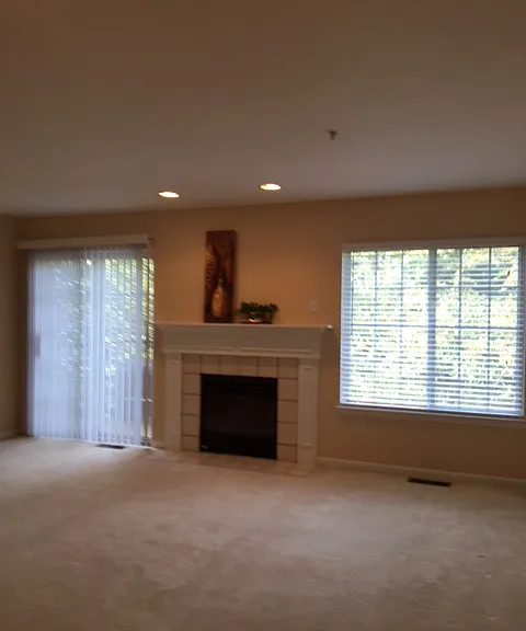 1376 Village Dr — Photo 3