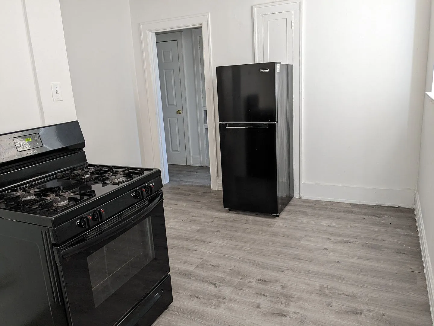 Manning Manor — Photo 1