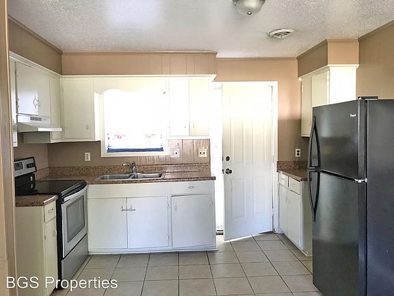 2nd image of 701 Forrest St