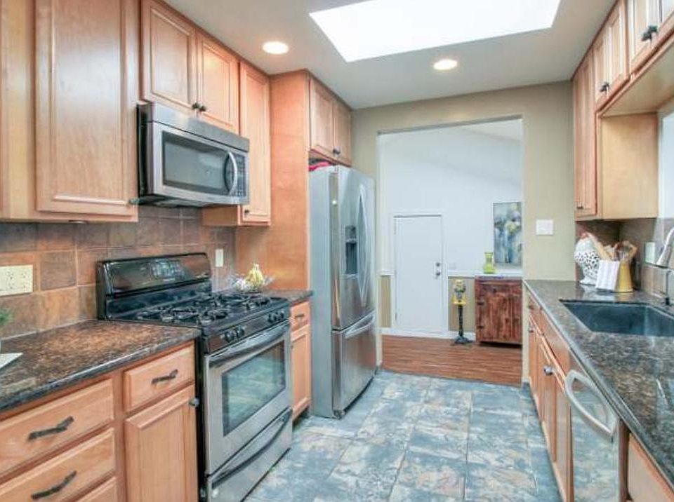 1st image of 534 Flagg Ave