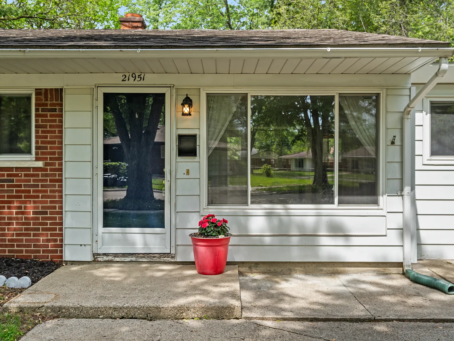 3 bed, 1212 sqft, $1,700 — Photo 4