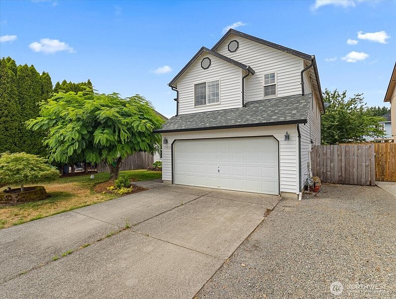 4th image of 15918 NE 90th Street