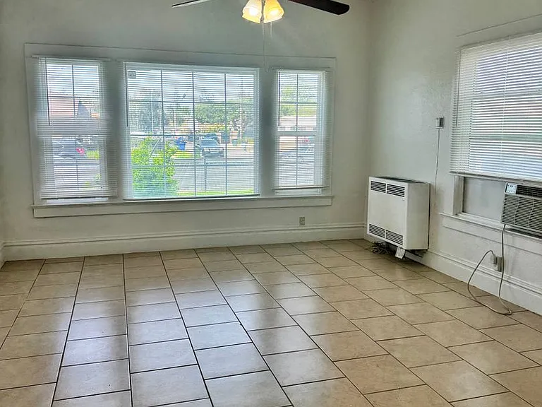 642 N Thorne Ave — Photo 4