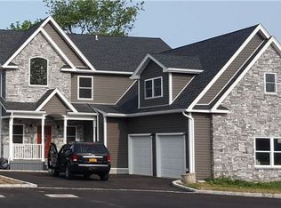 9 Crocus Ln, Levittown, NY 11756