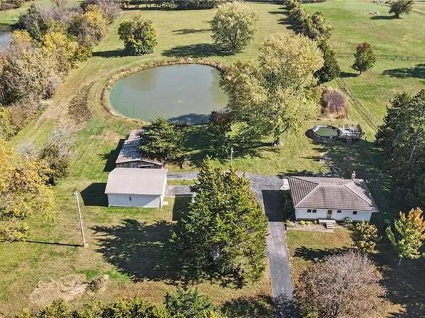 9005 Stillhouse Rd, Liberty, MO 64068