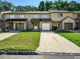19 Carmel Ct, Old Bridge, NJ 08857