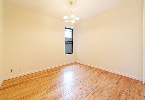 5th image of 570 W 183rd St APT 5D