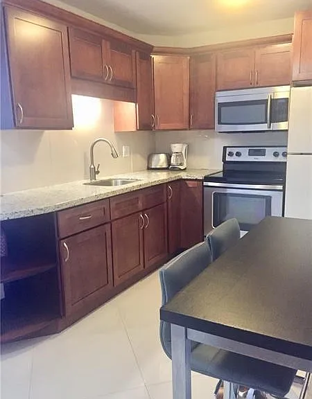 3220 NE Bayview Dr #102 — Photo 18
