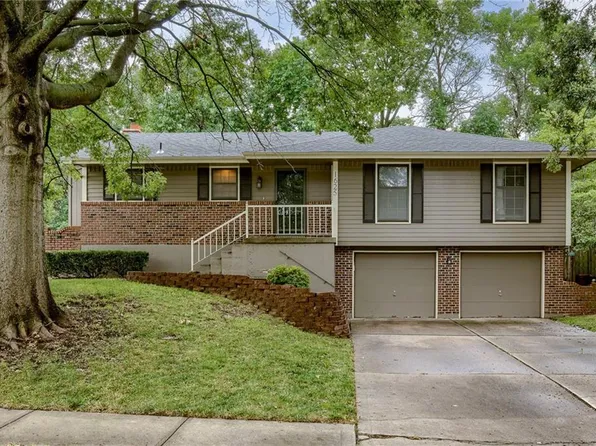 1625 SE 5th St, Lees Summit, MO 64063