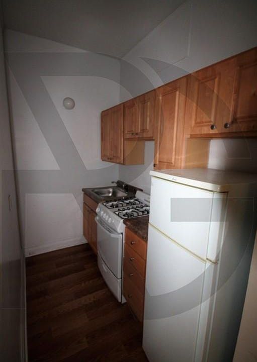 2nd image of 2536 N Sawyer Ave #2536108