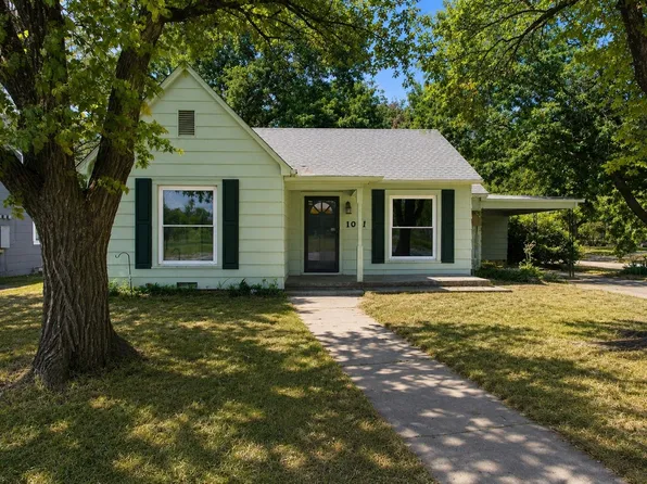 1031 Ritchey St, Gainesville, TX 76240
