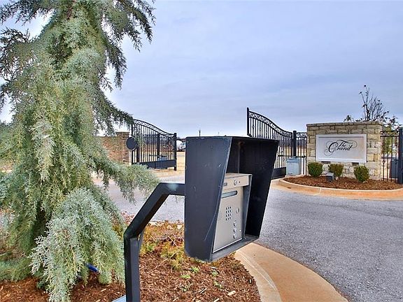 4th image of 13408 Emerald Island Dr