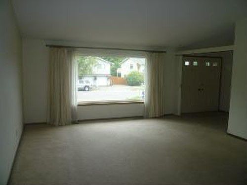 4th image of 4127 192nd St SW