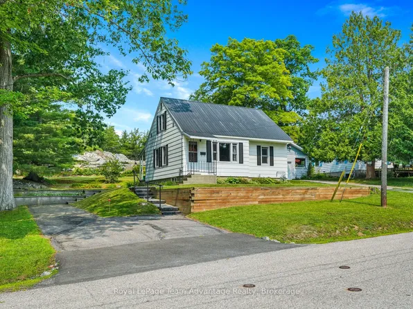 13 Burritt St, Parry Sound, ON P2A 1N5