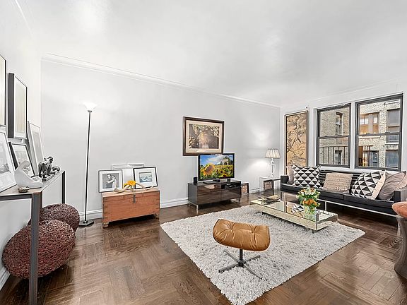 2nd image of 300 W 72nd St APT 3B