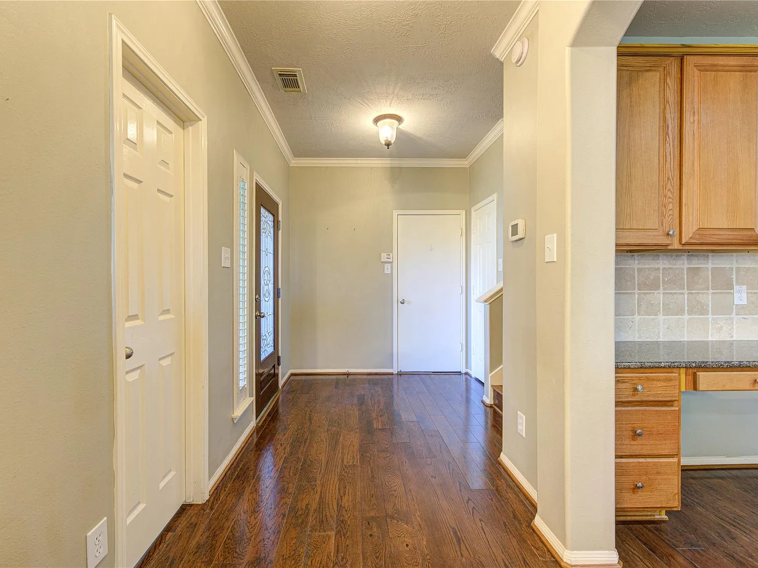 2 bed, 2.5 bath, 1850 sqft, $1,995 — Photo 4