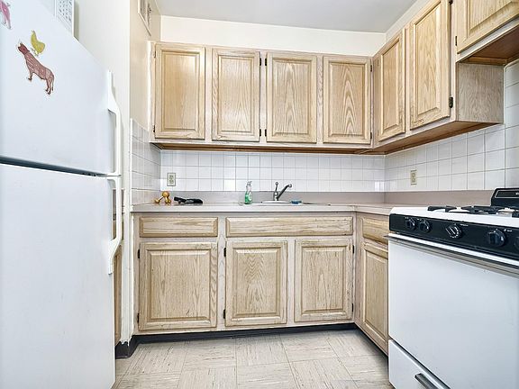 4th image of 44 W 127th St APT 3A