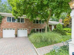 150 Beacon St, Haworth, NJ 07641