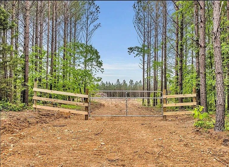 1st image of 112 Cabin Rd