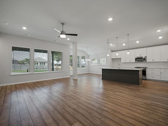 5th image of 136 Osceola Dr
