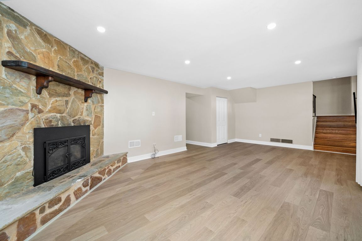 next background image