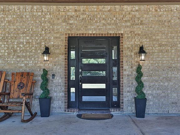 2nd image of 323 Hennessey Dr