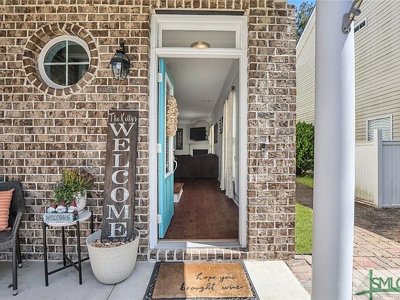 3rd image of 6 Chapel Lake Drive N