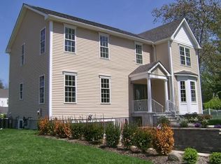 16 Terrich Ct, Ossining, NY 10562