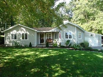 3rd image of 34 Longfellow Dr