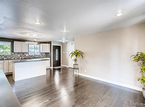 3rd image of 965 S Krameria St