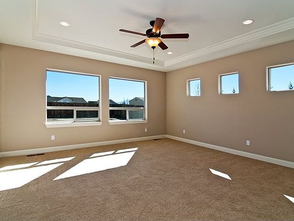 4th image of 1020 Cobblestone Dr