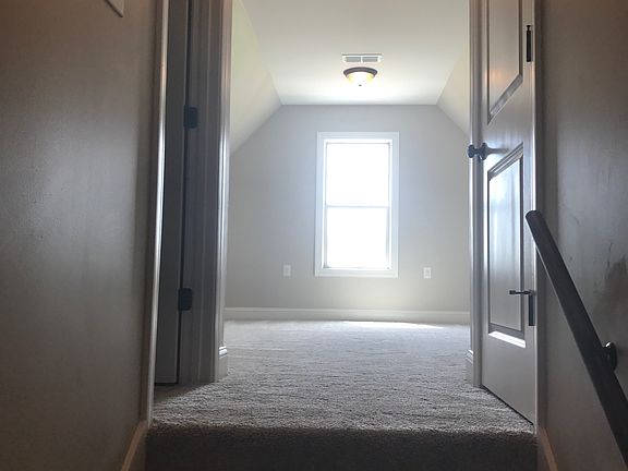 4th image of 121 McLaurin Dr