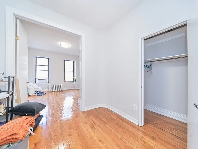 595 10th Ave #4N — Photo 4