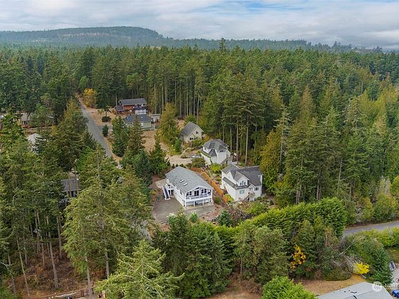 Neighborhood of nice homes, location is adjacent to Port Townsend's public trail system and just a few blocks to North Beach and Fort Worden.>