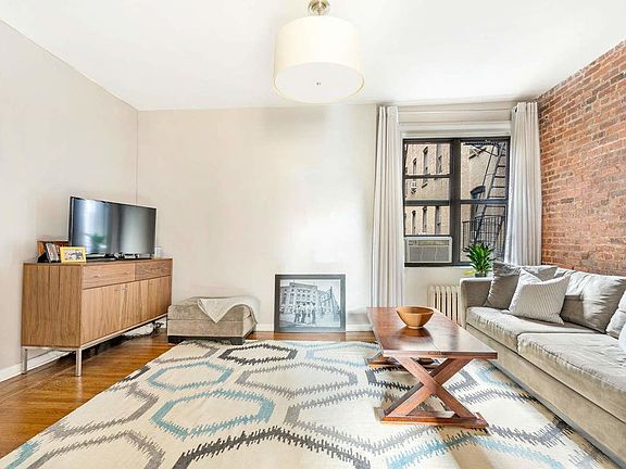 4th image of 875 W 181st St APT 4C