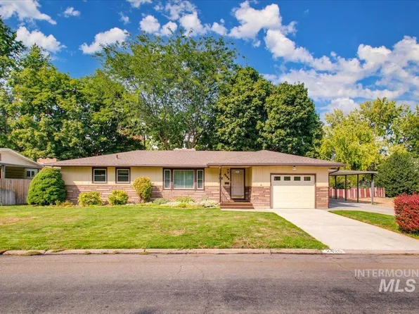 2425 N Esquire Dr, Boise, ID 83704