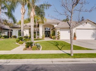 11406 Hyde Park Dr, Bakersfield, CA 93311