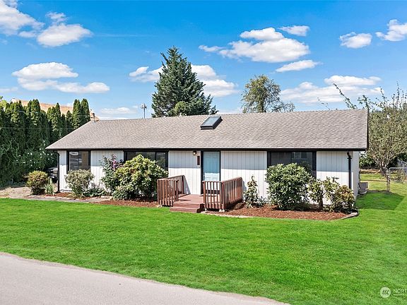 3rd image of 1316 47th Avenue E