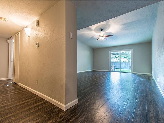 3rd image of 1832 Chamberlain Dr