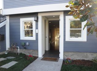 589 62nd St #2, Oakland, CA 94609