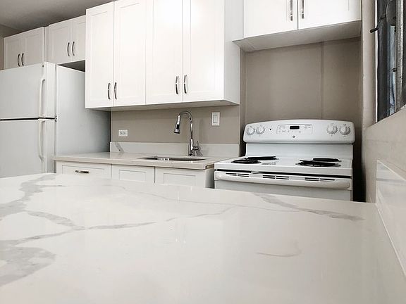 5th image of 2541 Kuhio Ave #204