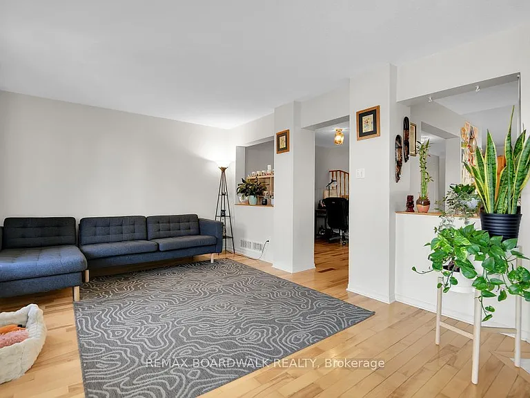 79 Hunters Glen Cres — Photo 7