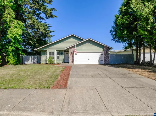 335 S 3rd St, Jefferson, OR 97352