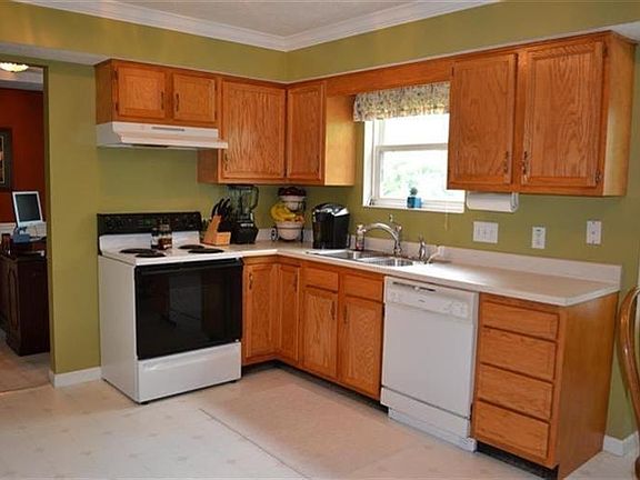 4th image of 5508 Lakeside Dr