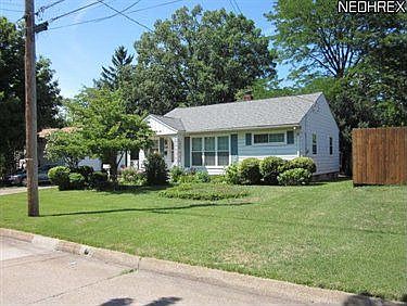 1st image of 414 W 35th St