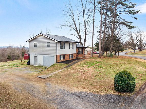 2nd image of 3477 Crawford Dr SE