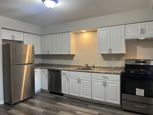 389 N Wood Dale Rd APT 4