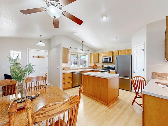 3rd image of 2425 Winter Park St
