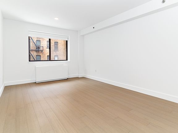 5th image of 311 W 50th St APT 4M